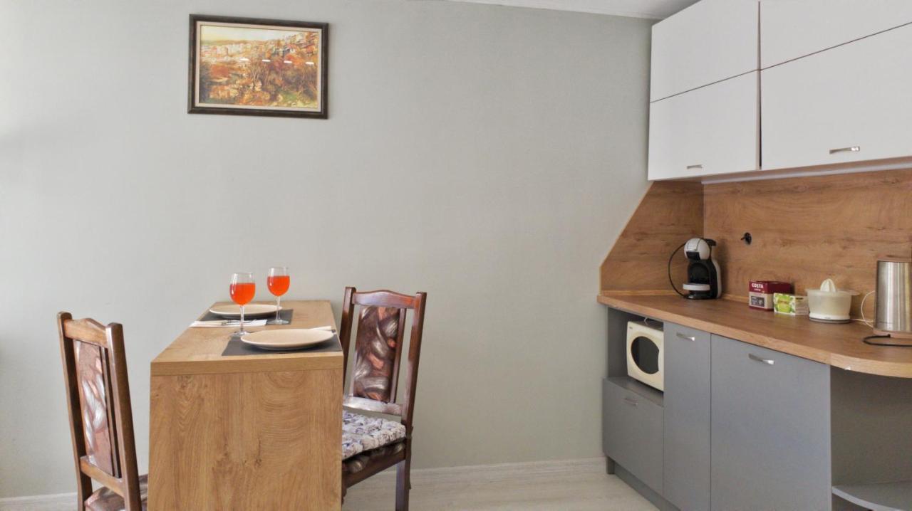 Cozy Studio Near The Park With Huge Verandah. 벨리코 터르노보 외부 사진